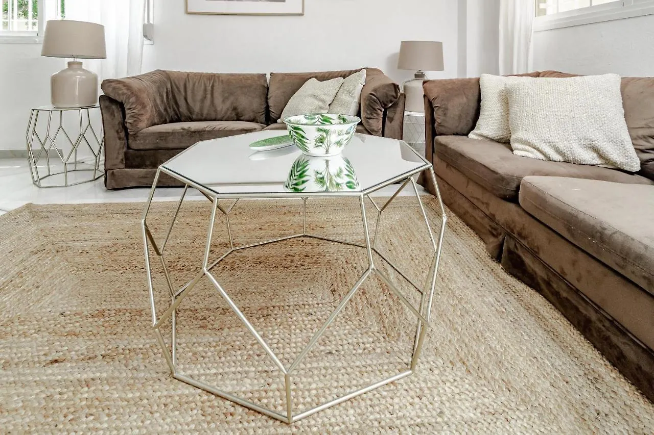 Gorgeous 2 Bedroom Townhouse In Marbella, Steps From An Incredible Beach Μαρμπέλλα